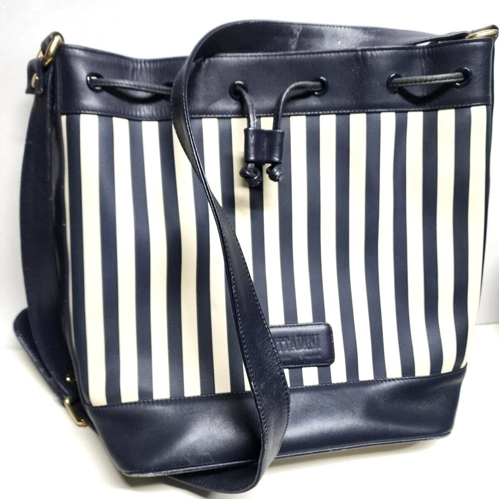 Adrienne Vittadini navy and white bucket bag